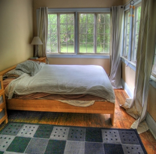 master-bedroom-back-room